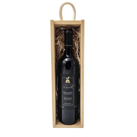 Butelka wina półwytrawnego z jagody kamczackiej 750 ml w drewnianej skrzynce